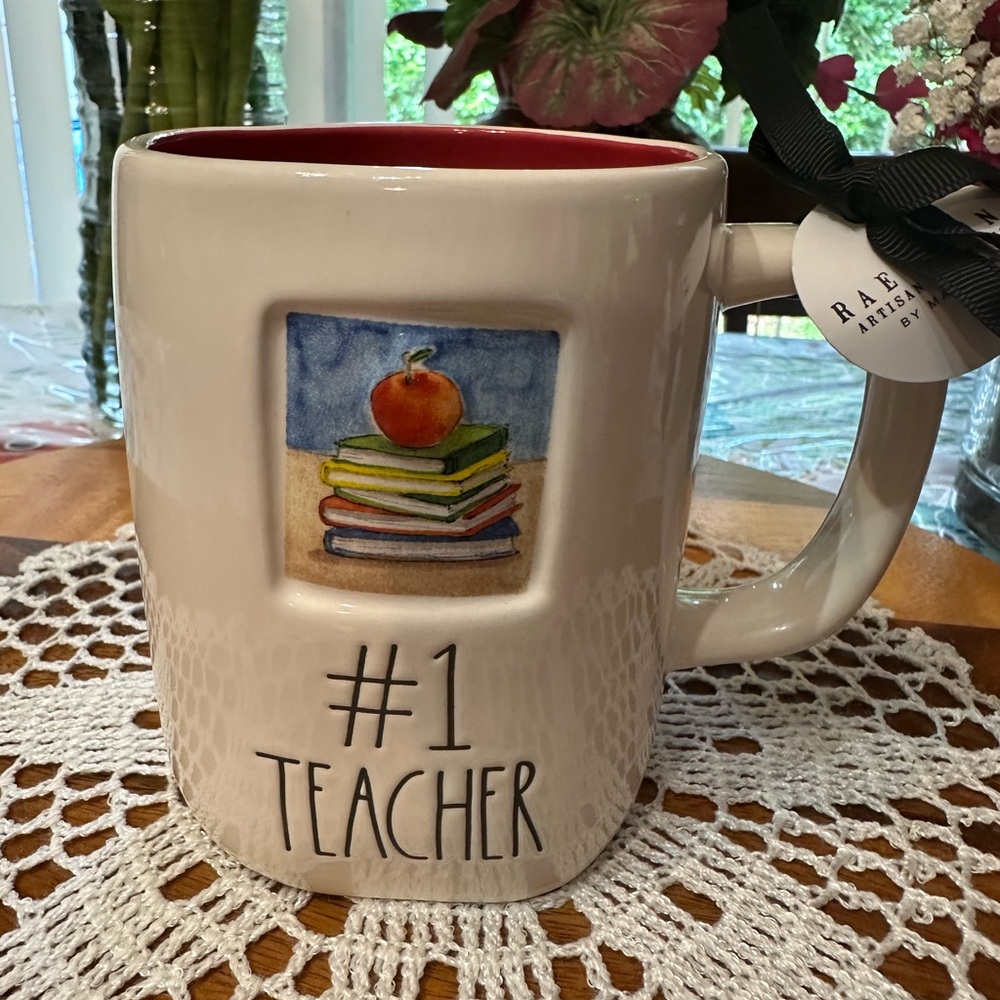 #1 Teacher Mug with Apple and Books Design